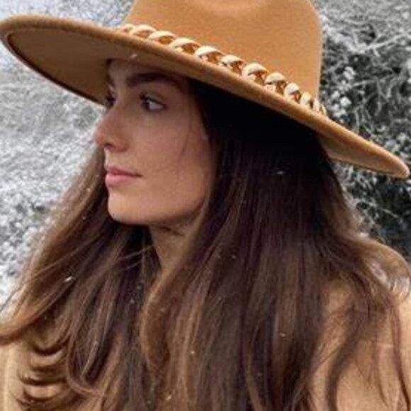 WIde BRIM FASHION HAT W/ CHAIN ACCENT - Picture 2 of 11